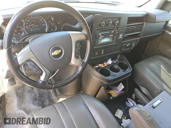 2017 Chevrolet Express Cargo z VIN 1GCWGAFG1H1108729, wystawiony jako Copart lot #81936294 z przebiegiem 156 609 mil mil oraz Czysty tytuł • Clean title. Historia ofert i sprzedaży dostępna na DreamBid. Obrazek 8.