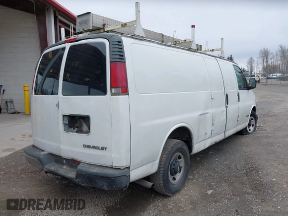 2000 Chevrolet City Express Cargo z VIN 1GCHG39R1Y1158810, wystawiony jako IAAI lot #41804626 z przebiegiem Nie podano mil oraz . Historia ofert i sprzedaży dostępna na DreamBid. Obrazek 4.