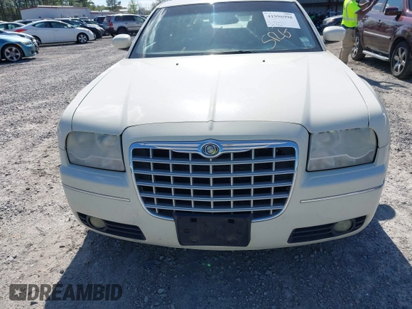 2005 Chrysler 300 Touring with VIN 2C3AA53G45H552972, listed as a IAAI auction lot 41996998 with 297,276 mi miles and . Bid and sale history available at DreamBid. Image 12.