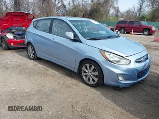 2013 Hyundai Accent SE with VIN KMHCU5AE8DU104061, listed as a IAAI auction lot 41944123 with 125,641 mi miles. Bid and sale history available at carsss.com. Image 1.