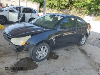 2008 Ford Focus SE z VIN 1FAHP33N78W228776, wystawiony jako Copart lot #58081545 z przebiegiem 184 880 mil mil oraz Szkoda całkowita • Salvage title. Historia ofert i sprzedaży dostępna na DreamBid. Obrazek 1.