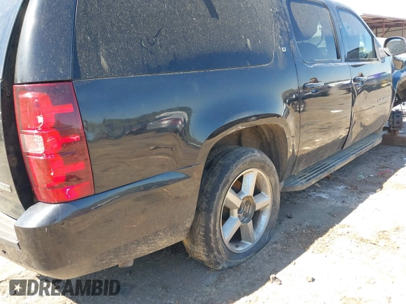 2010 Chevrolet Suburban LT with VIN 1GNUCJE0XAR144358, listed as a IAAI auction lot 41803071 with Not Provided miles and . Bid and sale history available at DreamBid. Image 21.