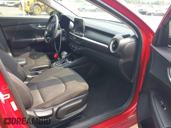 2021 Kia Forte LXS z VIN 3KPF24AD2ME361269, wystawiony jako IAAI lot #42031744 z przebiegiem 100 000 mil mil oraz . Historia ofert i sprzedaży dostępna na DreamBid. Obrazek 5.