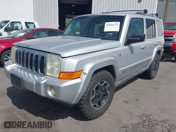 2006 Jeep Commander Limited с VIN 1J8HG58236C164893, выставлен на аукционе IAAI как лот 42644772 с пробегом 182 526 миль миль и . История ставок и продаж доступна на DreamBid. Изображение 2.