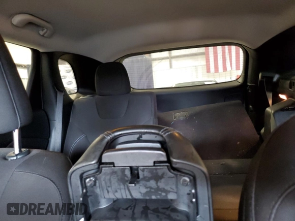 2019 Jeep Cherokee Latitude z VIN 1C4PJLCB7KD160561, wystawiony jako Copart lot #51699365 z przebiegiem 164 995 mil mil oraz Szkoda całkowita • Salvage title. Historia ofert i sprzedaży dostępna na DreamBid. Obrazek 10.