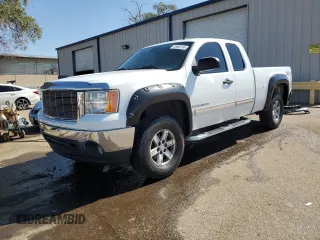 2007 GMC Sierra 1500 SLE1 with VIN 2GTEC19J071586132, listed as a Copart auction lot 72966114 with 140,760 mi miles and Salvage Title. Bid and sale history available at DreamBid. Image 1.