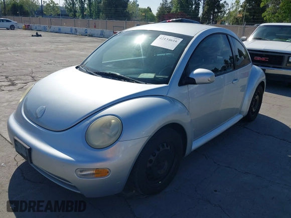 2005 Volkswagen Beetle GL with VIN 3VWBK31C95M403330, listed as a IAAI auction lot 42134616 with 152,736 mi miles and . Bid and sale history available at DreamBid. Image 6.