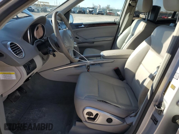 2010 Mercedes-Benz M 350 z VIN 4JGBB8GB6AA595906, wystawiony jako Copart lot #83924074 z przebiegiem 256 717 mil mil oraz Szkoda całkowita • Salvage title. Historia ofert i sprzedaży dostępna na DreamBid. Obrazek 7.