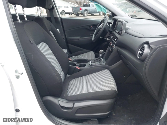 2021 Hyundai Kona SE with VIN KM8K1CAAXMU745573, listed as a IAAI auction lot 41743170 with 49,328 mi miles. Bid and sale history available at carsss.com. Image 5.