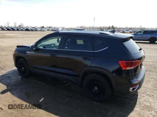 2023 Volkswagen Taos z VIN 3VV7X7B2XPM316144, wystawiony jako Copart lot #51211315 z przebiegiem 108 831 mil mil oraz Szkody całkowita. Historia ofert i sprzedaży dostępna na DreamBid. Obrazek 2.