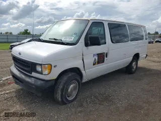 2002 Ford Econoline Wagon XL with VIN 1FBSS31L72HB03115, listed as a Copart auction lot 68837454 with 192,515 mi miles and Salvage Title. Bid and sale history available at carsss.com. Image 1.