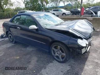 2006 Mercedes-Benz CLK 500 z VIN WDBTK75G66T071327, wystawiony jako IAAI lot #42248652 z przebiegiem 139 038 mil mil oraz . Historia ofert i sprzedaży dostępna na DreamBid. Obrazek 1.