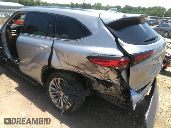2023 Toyota Highlander L z VIN 5TDKDRAH7PS047667, wystawiony jako IAAI lot #42346321 z przebiegiem 24 917 mil mil oraz . Historia ofert i sprzedaży dostępna na DreamBid. Obrazek 6.