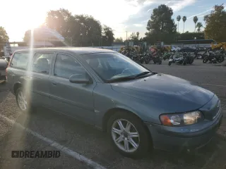 2002 Volvo V70 with VIN YV1SW61R422229256, listed as a Copart auction lot 76397624 with 118,235 mi miles and Salvage Title. Bid and sale history available at carsss.com. Image 4.