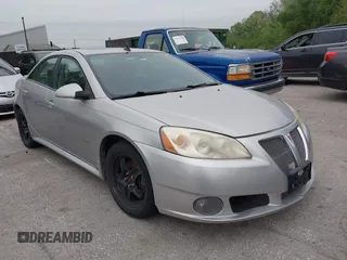 2008 Pontiac G6 GXP z VIN 1G2ZM577984150998, wystawiony jako IAAI lot #42154726 z przebiegiem 215 920 mil mil oraz . Historia ofert i sprzedaży dostępna na DreamBid. Obrazek 1.