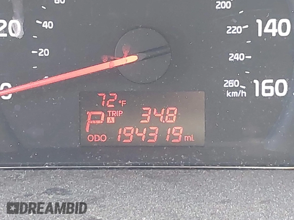 2014 Kia Sorento LX with VIN 5XYKTDA69EG425180, listed as a IAAI auction lot 42125882 with 194,319 mi miles. Bid and sale history available at carsss.com. Image 7.