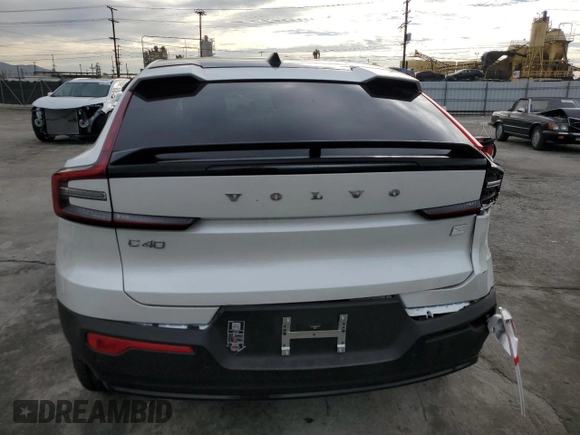 2023 Volvo C40 Ultimate с VIN YV4ED3GM8P2037040, выставлен на аукционе Copart как лот 37162894 с пробегом Не указан миль и . История ставок и продаж доступна на DreamBid. Изображение 6.