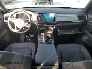 2024 Volkswagen Atlas SE z VIN 1V2WE2CA2RC262320, wystawiony jako Copart lot #57114235 z przebiegiem 5 513 mil mil oraz Szkoda całkowita • Salvage title. Historia ofert i sprzedaży dostępna na DreamBid. Obrazek 8.