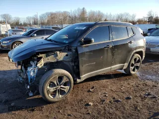 2019 Jeep Compass Altitude z VIN 3C4NJDBB0KT827978, wystawiony jako Copart lot #43563385 z przebiegiem 32 733 mil mil oraz Szkoda całkowita • Salvage title. Historia ofert i sprzedaży dostępna na DreamBid. Obrazek 1.