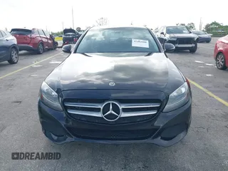 2018 Mercedes-Benz C 300 z VIN 55SWF4KB8JU251817, wystawiony jako IAAI lot #42482900 z przebiegiem 76 248 mil mil oraz . Historia ofert i sprzedaży dostępna na DreamBid. Obrazek 6.