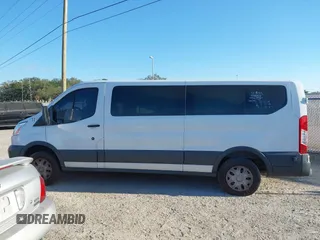 2017 Ford Transit XL z VIN 1FBZX2ZM5HKA20740, wystawiony jako IAAI lot #41144911 z przebiegiem 201 936 mil mil oraz . Historia ofert i sprzedaży dostępna na DreamBid. Obrazek 14.