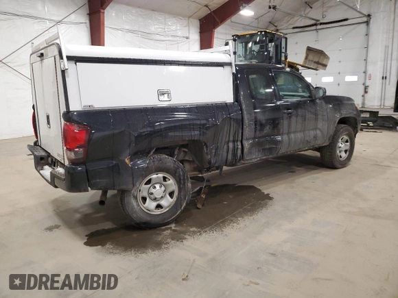 2018 Toyota Tacoma SR z VIN 5TFSX5EN3JX061440, wystawiony jako Copart lot #86986654 z przebiegiem 172 754 mil mil oraz Szkoda całkowita • Salvage title. Historia ofert i sprzedaży dostępna na DreamBid. Obrazek 3.