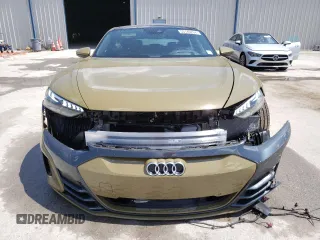 2022 Audi e-tron GT Prestige z VIN WAUDJBFW7N7009179, wystawiony jako Copart lot #53146264 z przebiegiem 17 798 mil mil oraz . Historia ofert i sprzedaży dostępna na DreamBid. Obrazek 5.