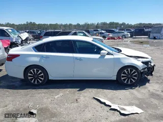 2018 Nissan Altima 2.5 SR with VIN 1N4AL3AP3JC134886, listed as a IAAI auction lot 41806510 with 171,653 mi miles. Bid and sale history available at carsss.com. Image 13.