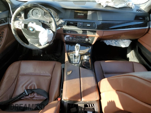 2013 BMW 5 Series 528i xDrive z VIN WBAXH5C51DD107260, wystawiony jako Copart lot #48537275 z przebiegiem 144 959 mil mil oraz Czysty tytuł • Clean title. Historia ofert i sprzedaży dostępna na DreamBid. Obrazek 8.