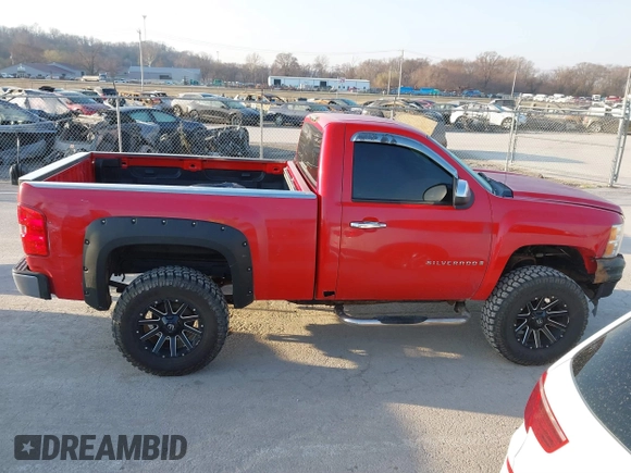 2008 Chevrolet Silverado 1500 Work Truck with VIN 1GCEK14C88Z136619, listed as a IAAI auction lot 41769536 with 201,884 mi miles. Bid and sale history available at carsss.com. Image 13.