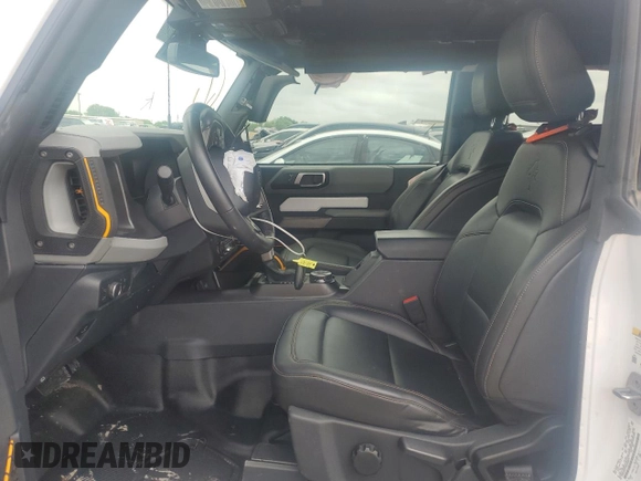 2021 Ford Bronco с VIN 1FMDE5CP3MLB04071, выставлен на аукционе Copart как лот 54220505 с пробегом 28 385 миль миль и Списание • Salvage title. История ставок и продаж доступна на DreamBid. Изображение 7.