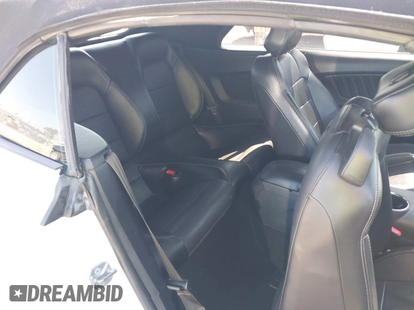 2020 Ford Mustang EcoBoost z VIN 1FATP8UH0L5105965, wystawiony jako IAAI lot #42475841 z przebiegiem 68 999 mil mil oraz . Historia ofert i sprzedaży dostępna na DreamBid. Obrazek 8.