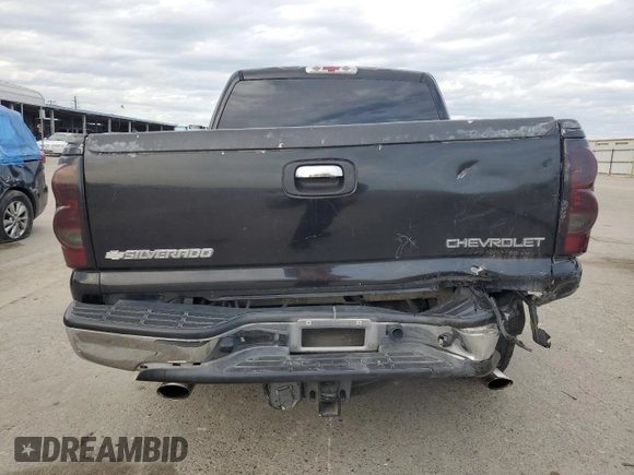 2005 Chevrolet Silverado 1500 LS z VIN 2GCEC13T451108111, wystawiony jako Copart lot #46171995 z przebiegiem 236 567 mil mil oraz Szkoda całkowita • Salvage title. Historia ofert i sprzedaży dostępna na DreamBid. Obrazek 6.