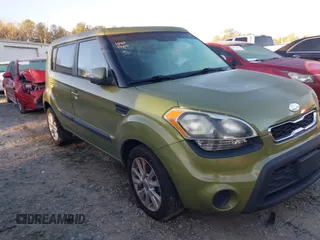 2012 Kia Soul + with VIN KNDJT2A60C7435431, listed as a IAAI auction lot 41825391 with 91,692 mi miles. Bid and sale history available at carsss.com. Image 1.