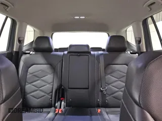 2024 Volkswagen Atlas SE z VIN 1V2WR2CA3RC537200, wystawiony jako Copart lot #55703845 z przebiegiem 38 969 mil mil oraz Czysty tytuł • Clean title. Historia ofert i sprzedaży dostępna na DreamBid. Obrazek 10.