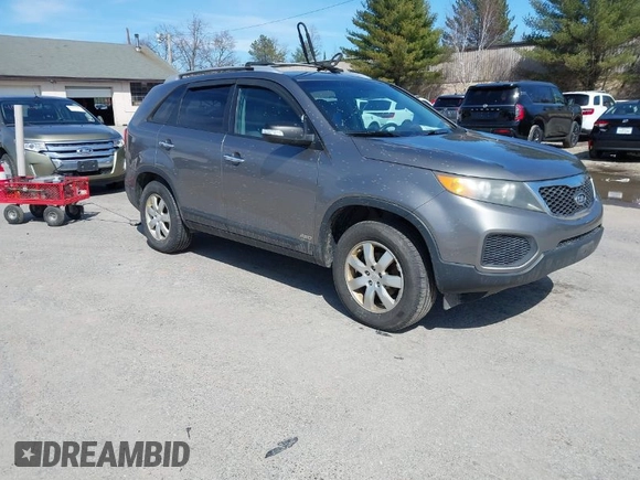 2011 Kia Sorento LX with VIN 5XYKTCA12BG123322, listed as a IAAI auction lot 41931012 with 148,765 mi miles. Bid and sale history available at carsss.com. Image 1.