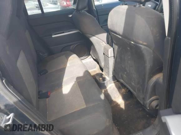 2008 Jeep Patriot Sport with VIN 1J8FT28W98D762682, listed as a IAAI auction lot 41944608 with 189,000 mi miles. Bid and sale history available at carsss.com. Image 8.