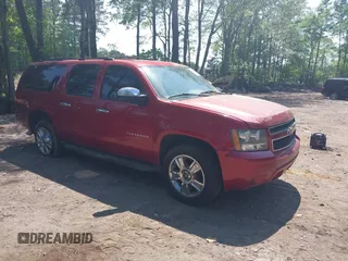 2012 Chevrolet Suburban LT with VIN 1GNSKJE78CR262094, listed as a IAAI auction lot 42167052 with 276,886 mi miles. Bid and sale history available at carsss.com. Image 1.