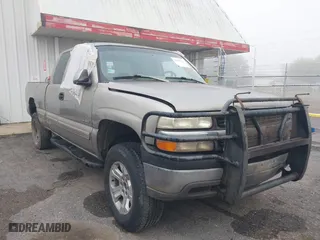 1999 Chevrolet Silverado 1500 LT with VIN 1GCEK19T1XE195509, listed as a IAAI auction lot 41994270 with 322,982 mi miles. Bid and sale history available at carsss.com. Image 6.