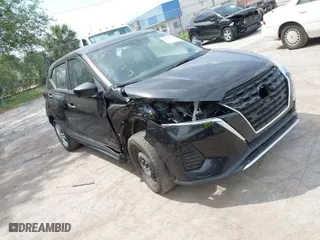 2022 Nissan Kicks S with VIN 3N1CP5BV8NL488660, listed as a IAAI auction lot 41875893 with 35,030 mi miles. Bid and sale history available at carsss.com. Image 1.