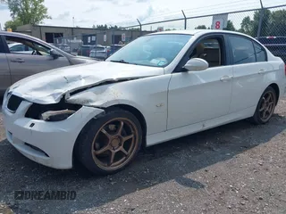 2006 BMW 3 Series 325xi with VIN WBAVD13556KV08675, listed as a IAAI auction lot 40086388 with 139,501 mi miles. Bid and sale history available at carsss.com. Image 2.