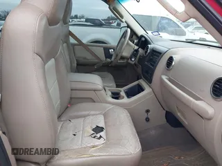 2003 Ford Expedition Eddie Bauer with VIN 1FMFU17L43LA92880, listed as a IAAI auction lot 41616760 with 216,714 mi miles. Bid and sale history available at carsss.com. Image 5.