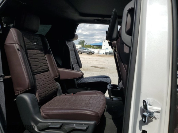 2021 Cadillac Escalade Premium Luxury Platinum with VIN 1GYS4DKLXMR351781, listed as a Copart auction lot 40742184 with 0 mi miles. Bid and sale history available at carsss.com. Image 11.