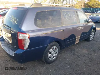 2006 Kia Sedona LX with VIN KNDMB233266051437, listed as a IAAI auction lot 41760622 with 999,999 mi miles. Bid and sale history available at carsss.com. Image 4.