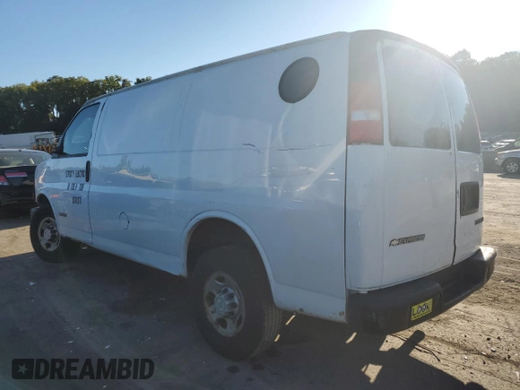2006 Chevrolet Express Cargo Van with VIN 1GCGG25VX61170461, listed as a Copart auction lot 71041014 with Not Provided miles and Non Repairable. Bid and sale history available at carsss.com. Image 2.