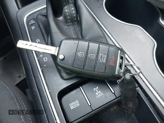 2016 Kia Sorento LX z VIN 5XYPGDA50GG112670, wystawiony jako IAAI lot #42170870 z przebiegiem 165 053 mil mil oraz . Historia ofert i sprzedaży dostępna na DreamBid. Obrazek 11.