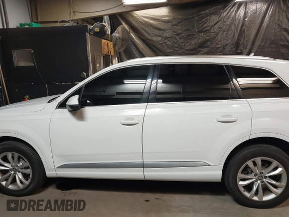 2017 Audi Q7 Premium with VIN WA1AAAF79HD033640, listed as a IAAI auction lot 40968863 with 111,260 mi miles and . Bid and sale history available at DreamBid. Image 14.