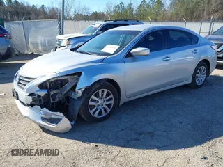 2014 Nissan Altima 2.5 S with VIN 1N4AL3AP3EC124848, listed as a IAAI auction lot 41406330 with 205,110 mi miles. Bid and sale history available at carsss.com. Image 2.