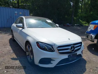 2020 Mercedes-Benz E-Class E 350 with VIN WDDZF8EB9LA756820, listed as a IAAI auction lot 39661412 with 124,468 mi miles. Bid and sale history available at carsss.com. Image 6.