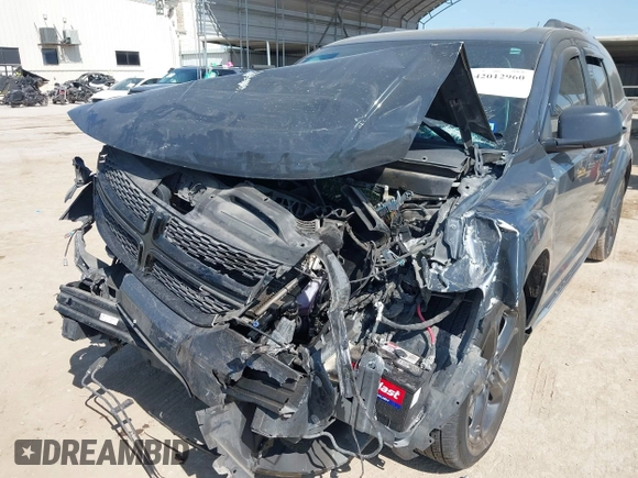 2018 Dodge Journey Crossroad z VIN 3C4PDCGB4JT327792, wystawiony jako IAAI lot #42012960 z przebiegiem 121 736 mil mil oraz . Historia ofert i sprzedaży dostępna na DreamBid. Obrazek 6.